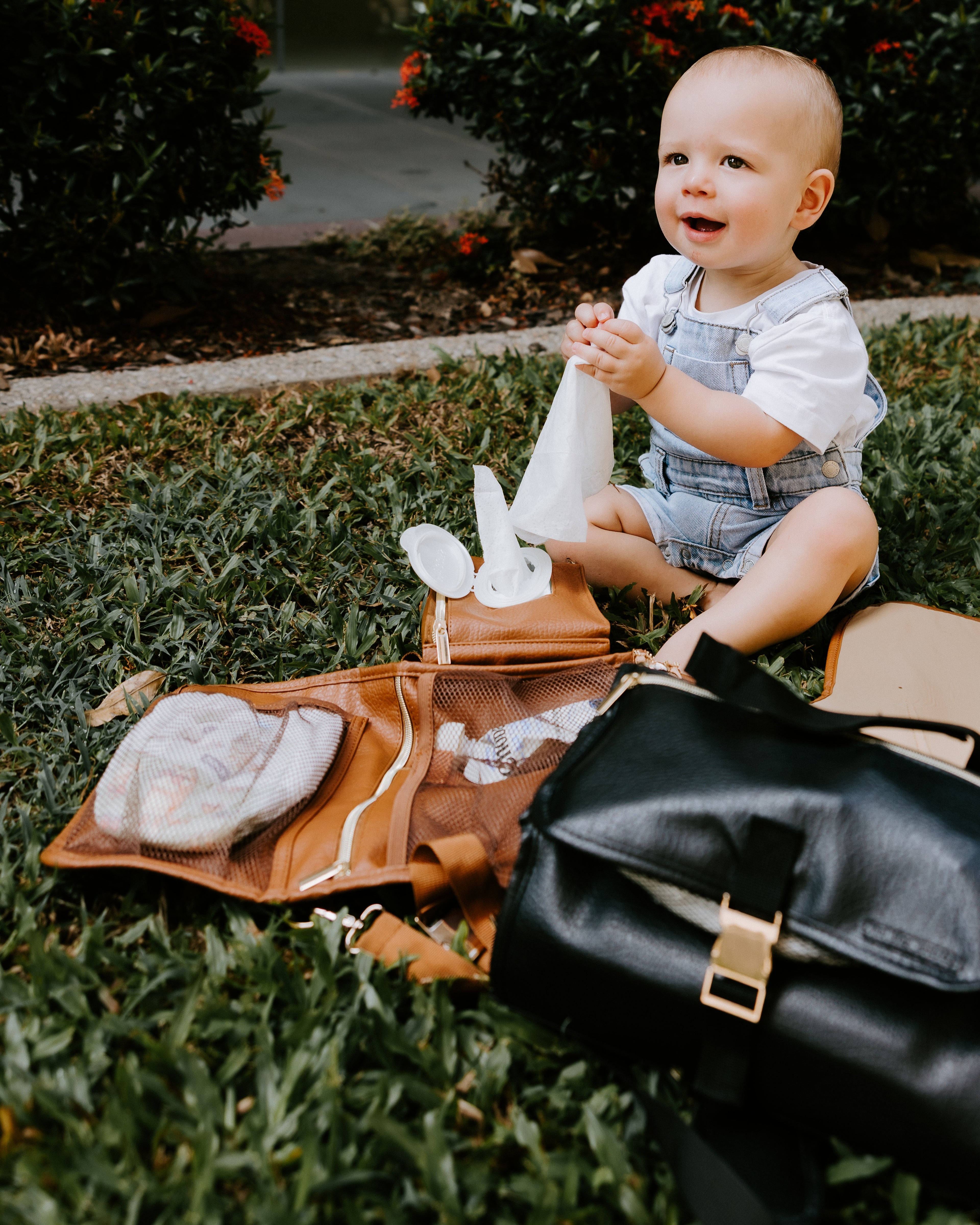 The Tiny Nomads 2-in-1 Nappy Change Crossbody Bag