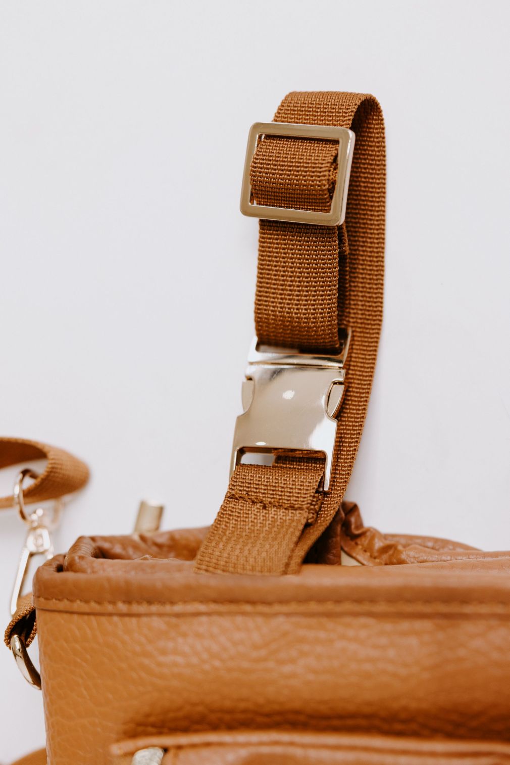 The Tiny Nomads 2-in-1 Nappy Change Crossbody Bag